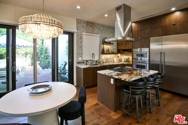 Foto del edificio - 8501 Belford Ave