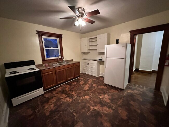 Building Photo - 17 Washington St