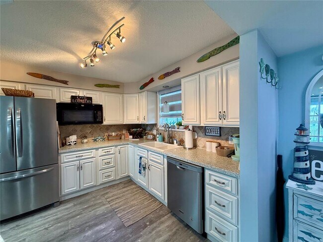 Building Photo - 3510 S Ocean Shore Blvd