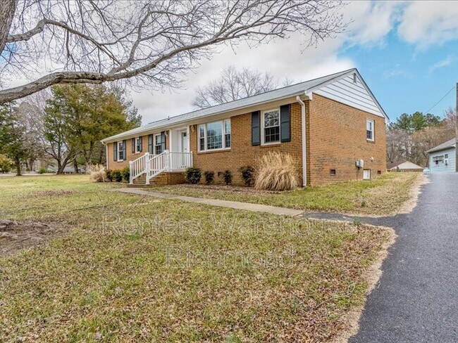 Foto del edificio - 2301 Grassy Knoll Ln
