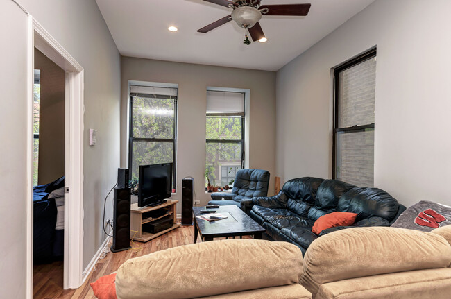 Foto del edificio - 1116 N Hermitage Ave
