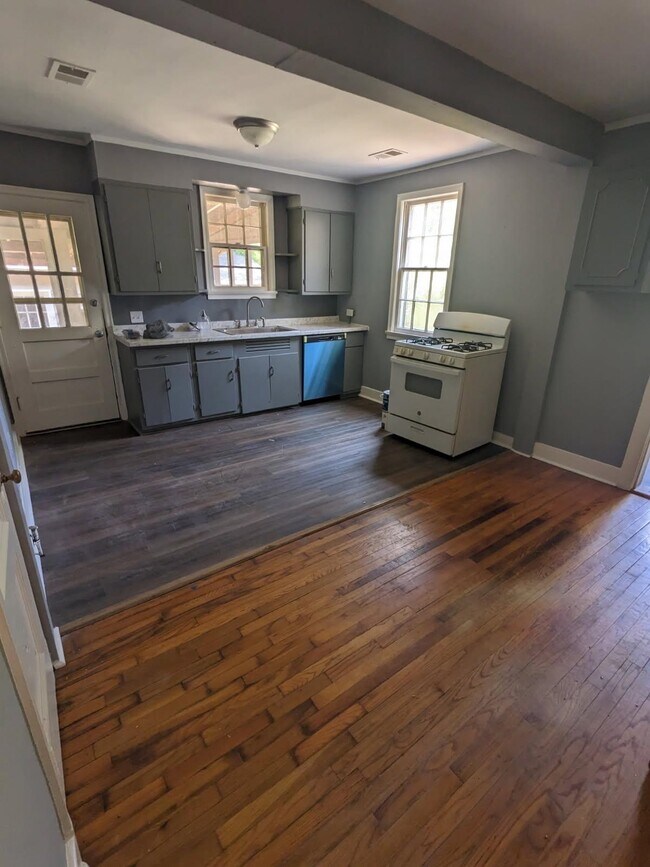 Foto del edificio - 1267 Garden Rd