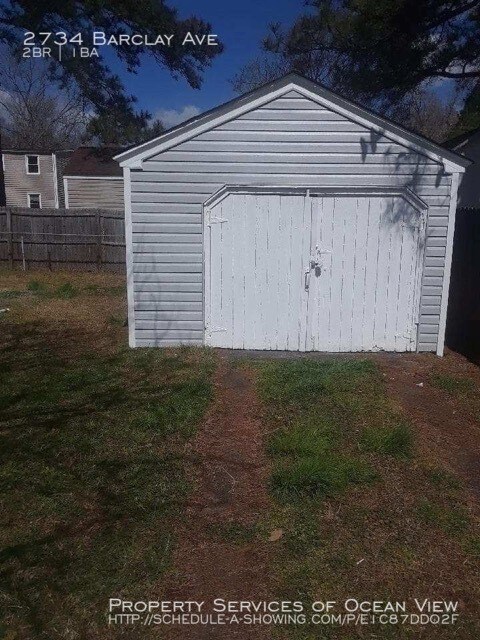 Building Photo - 2734 Barclay Ave