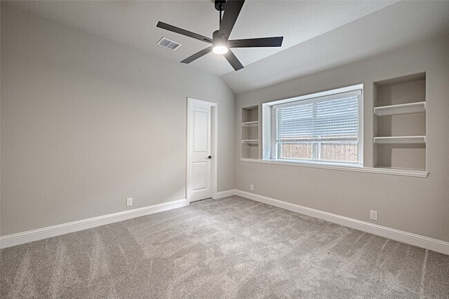Building Photo - 521 Livia Irene St