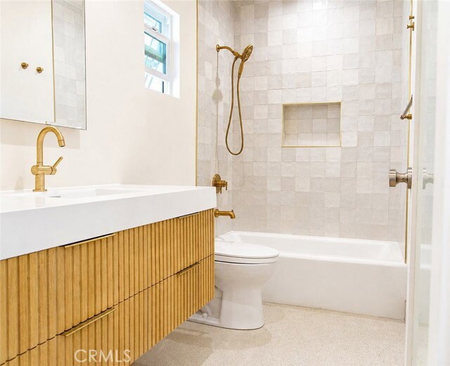 Building Photo - 3647 1/2 Brunswick Avenue, Los Angeles, CA 90039 - 2 BR 2 BA house