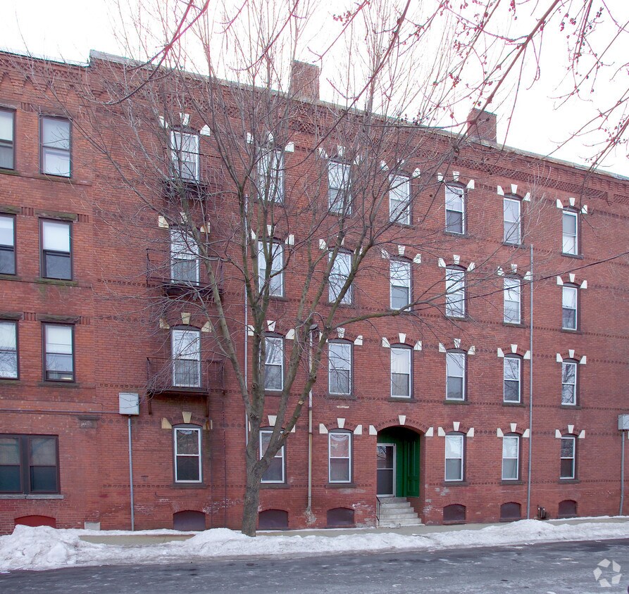 Foto principal - 580 S Summer St