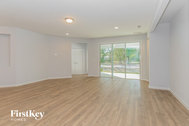 Building Photo - 3614 Oglebay Dr