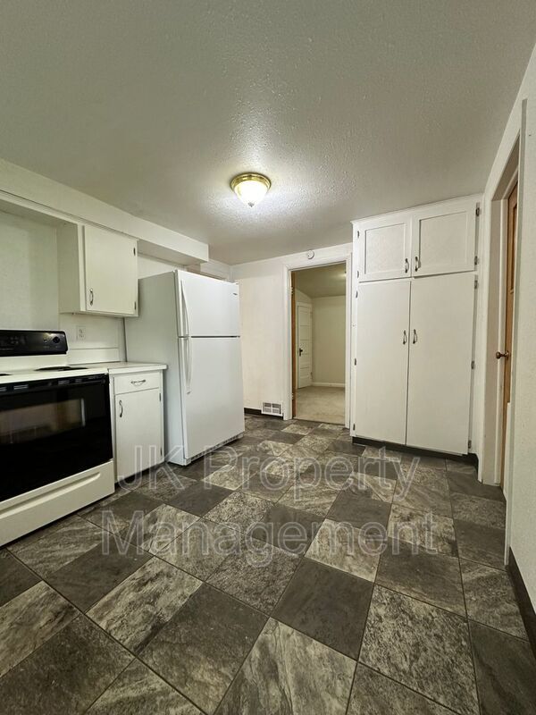 Building Photo - 2111 7th Ave N
