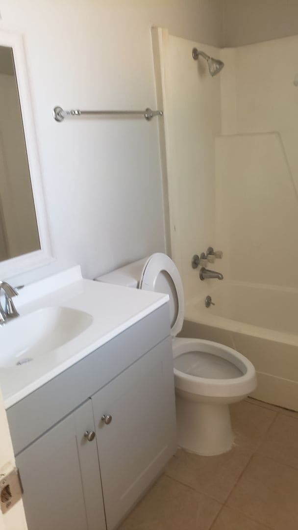 Building Photo - Bryan, 3 bedroom/2 bath house with double ...