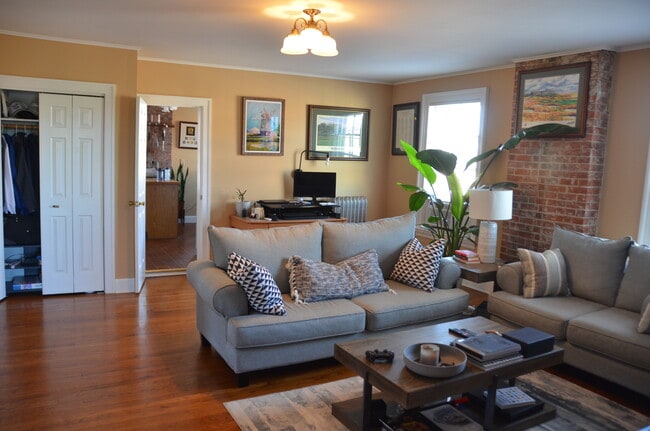 Living room into kitchen - 1 Waverly Pl