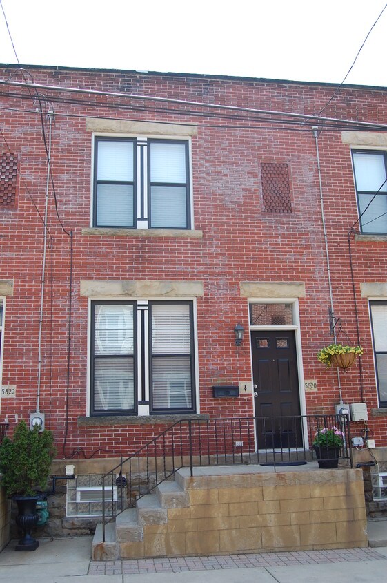 5820 Pierce St, Pittsburgh, PA 15232 Townhome Rentals in Pittsburgh