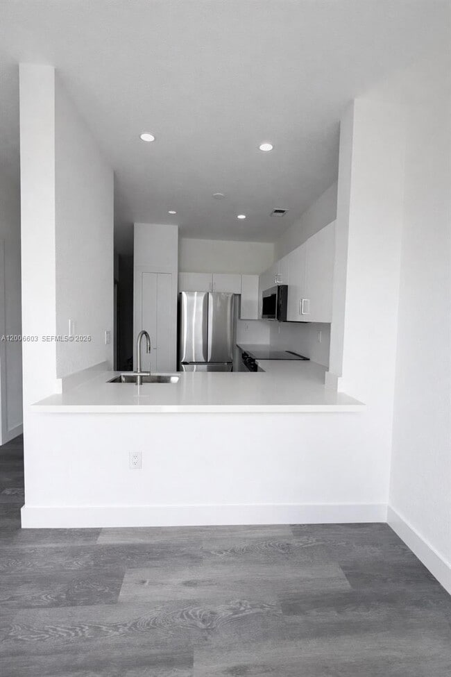 Building Photo - 17820 NW 73rd Ave