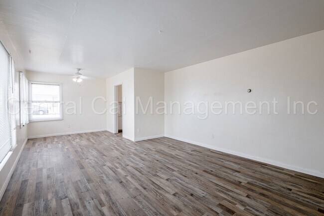 Building Photo - 3 Bedroom/1 Bath Home - $1795 per month!