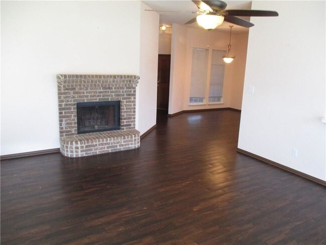 Building Photo - 2818 Brookway Dr