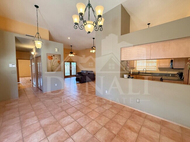 Building Photo - 1221 E Cholla St