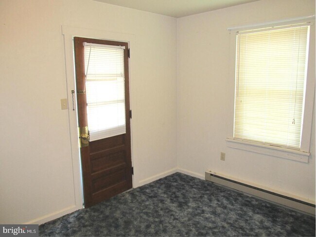 Building Photo - 922 Stouffer Ave