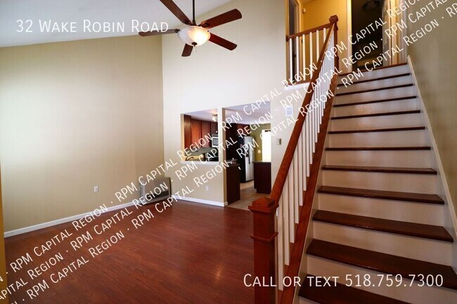 Foto del edificio - 32 Wake Robin Rd