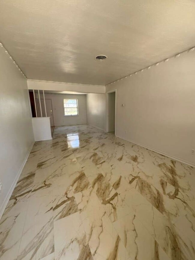 Photo - 556 Blueberry Blvd House