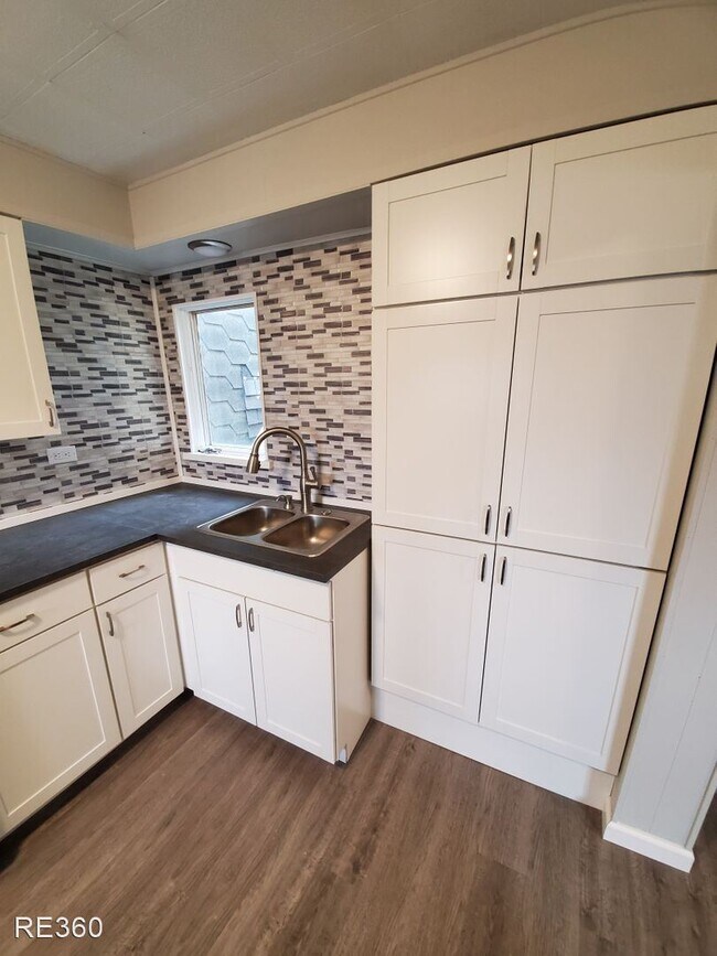 Foto del edificio - 3 br, 1 bath House - 923 Manton Way Allentown