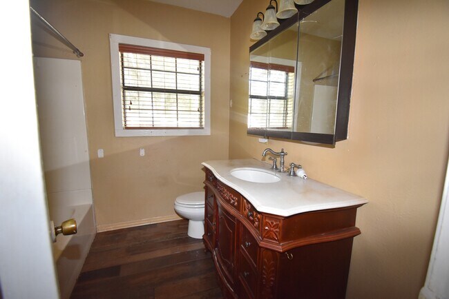 Foto del edificio - 3217 13th St