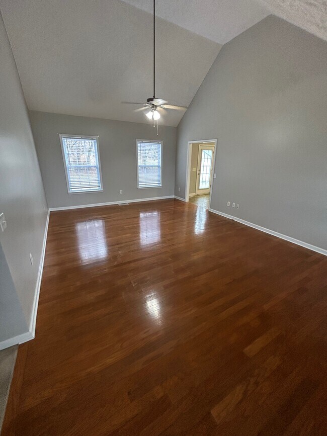 Building Photo - 122 Raven Ct