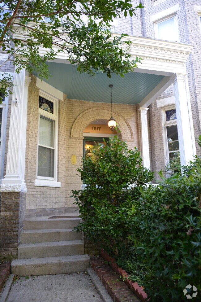 The Fan Apartments for Rent with a Yard Richmond, VA 4 Rentals