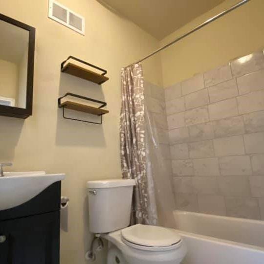 Building Photo - 772 Celeste Ln