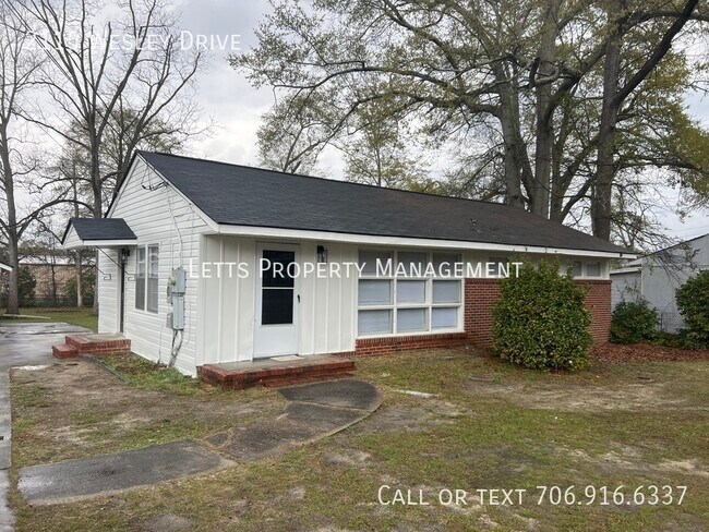 Foto del edificio - Adorable Renovated 3 Bedroom 2 Bath Home f...