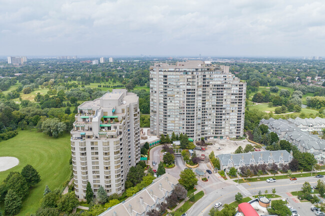 Aerial Photo - Green at Tam O'Shanter