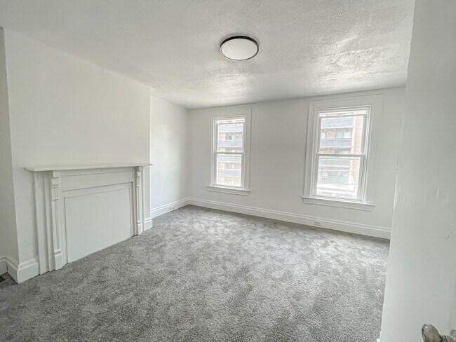 Building Photo - Available June - Completely renovated 2 be...