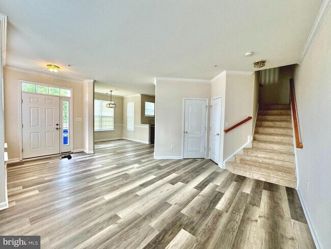 Building Photo - 135 Mountain Creek Circle