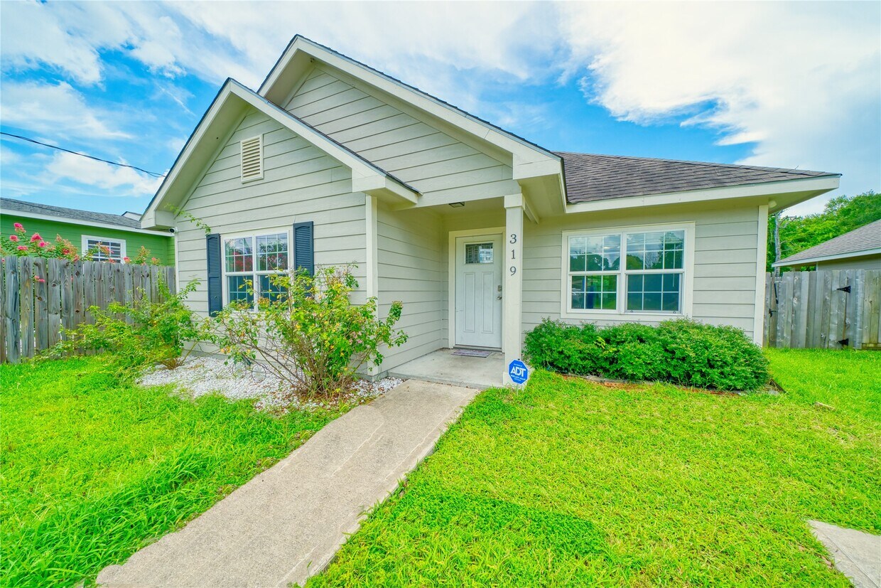 Foto principal - 319 Dreamland Ave