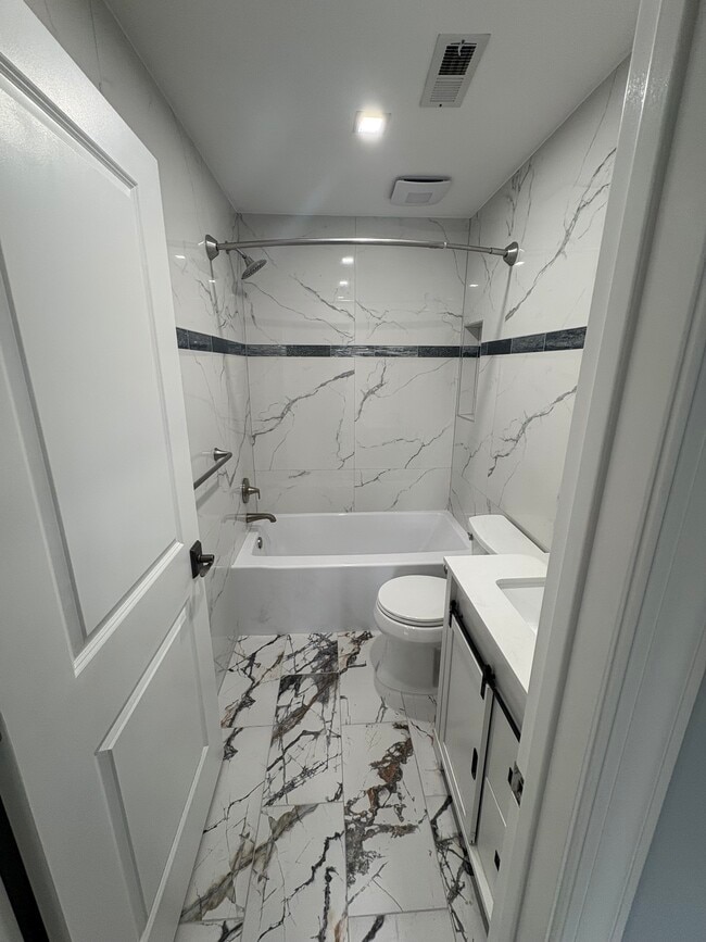 Foto del edificio - 1304 Diamond Dr