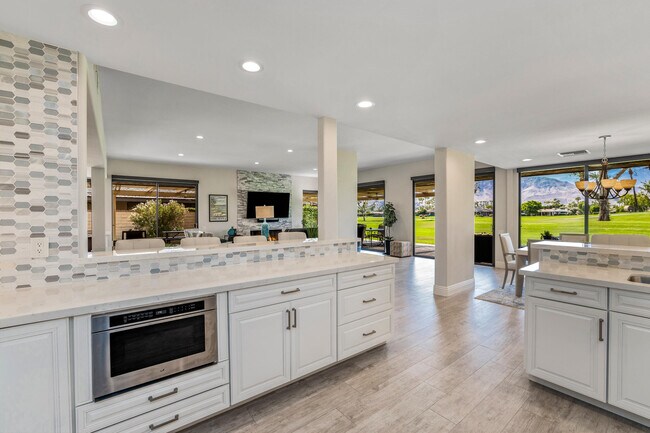 Foto del edificio - 3 Lafayette Dr