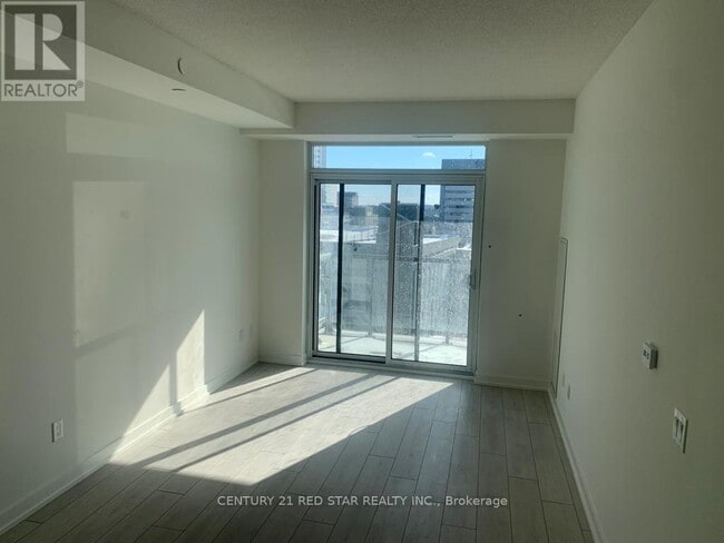Building Photo - 55 Duke St W