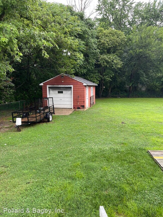 Building Photo - 3 br, 1.5 bath House - 7259 Walnut Grove Road