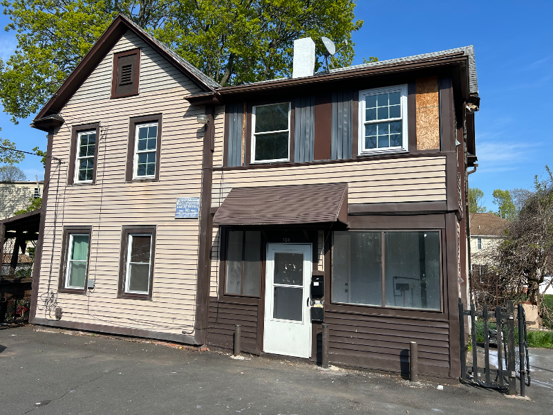 Primary Photo - 104 Rockwell Ave