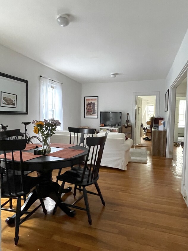 Foto principal - 250 Brookline St