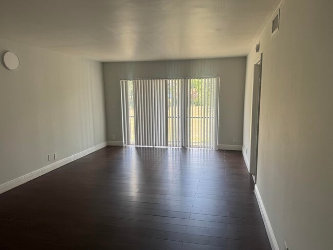 Building Photo - 4871 Arjaro Dr