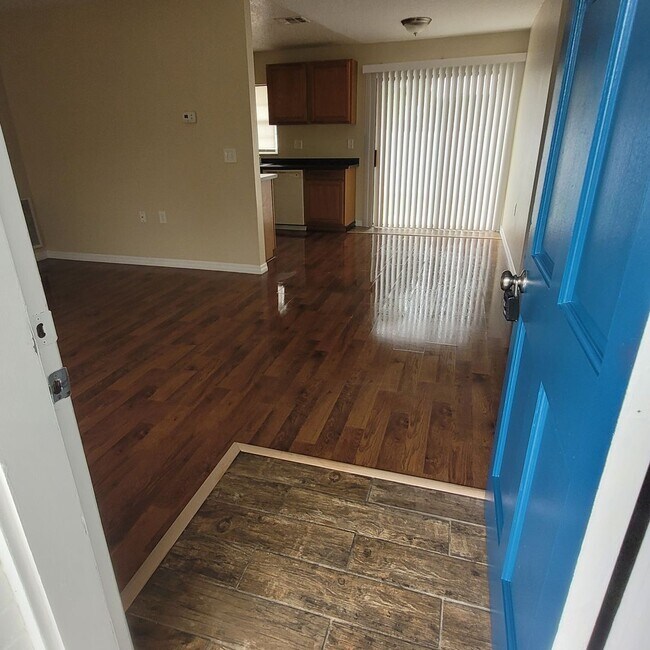 Building Photo - Nice 3/2 home in St Cloud available now . . .