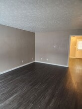 Building Photo - 1817 Kraig Dr