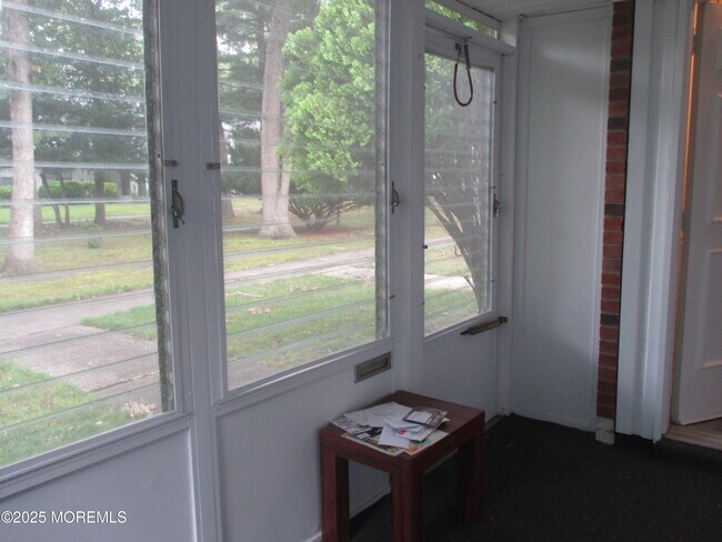 Building Photo - 52D Cambridge Ct