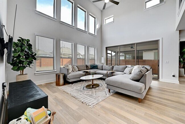 Foto del edificio - 8509 Silverthorne St