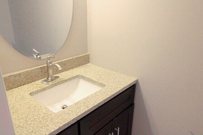 Building Photo - 2230 Summit St