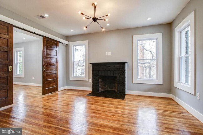 Foto del edificio - 4008 12th St NE