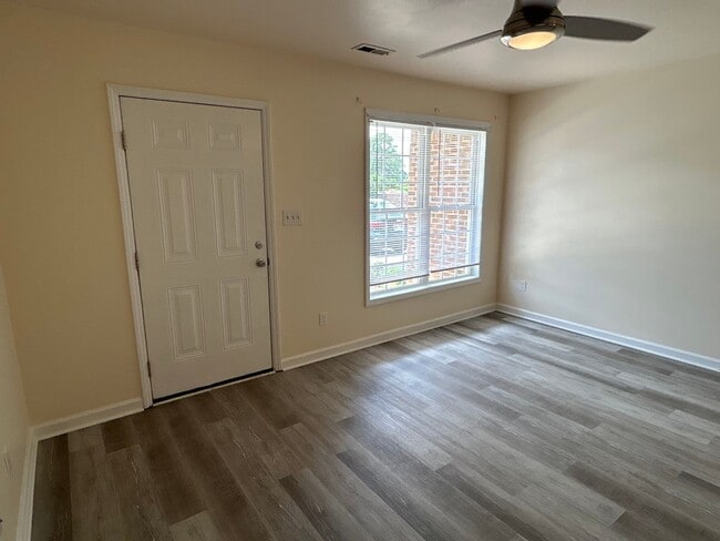 Building Photo - Updated 2 Bed | 2.5 Bath Townhouse in Clayton