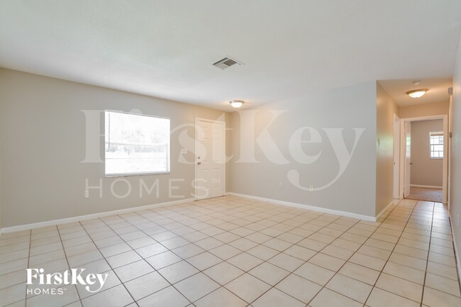 Building Photo - 928 N Rossiter St