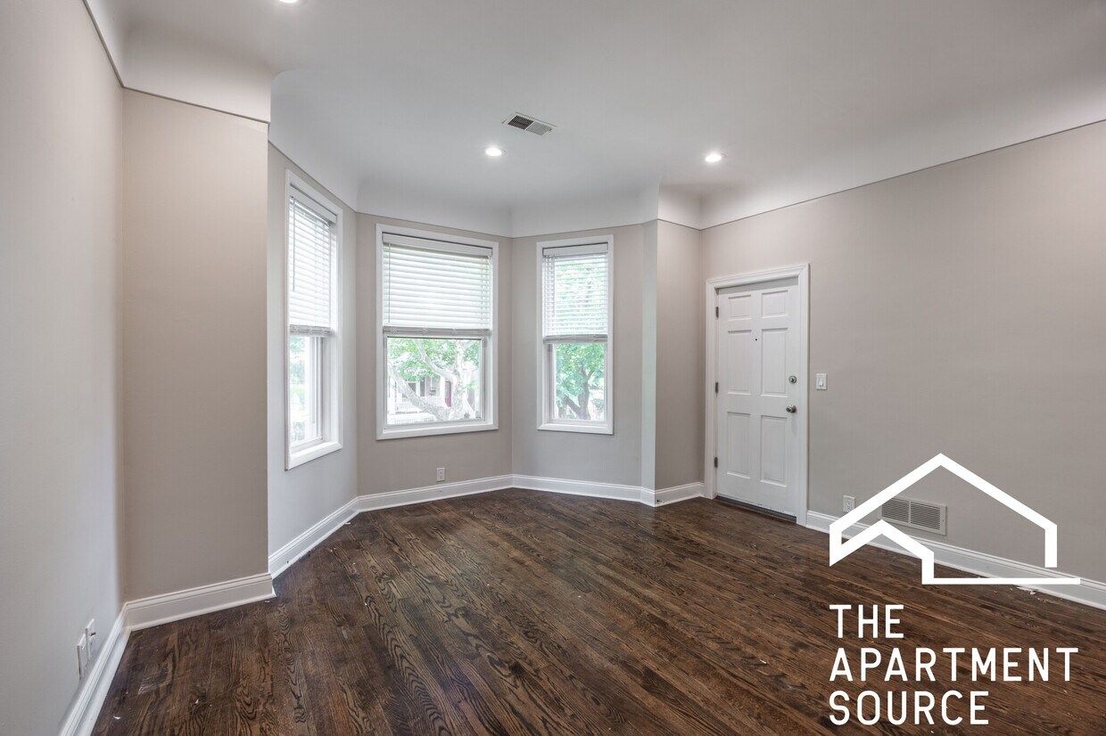 Foto principal - 4849 N Seeley Ave