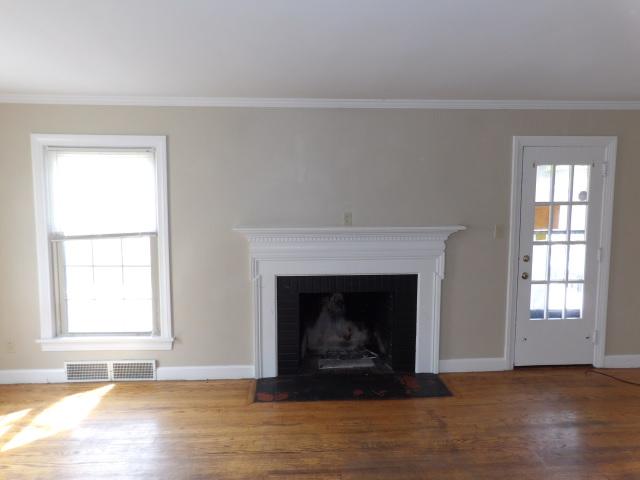 Building Photo - 204 Erskine Ave