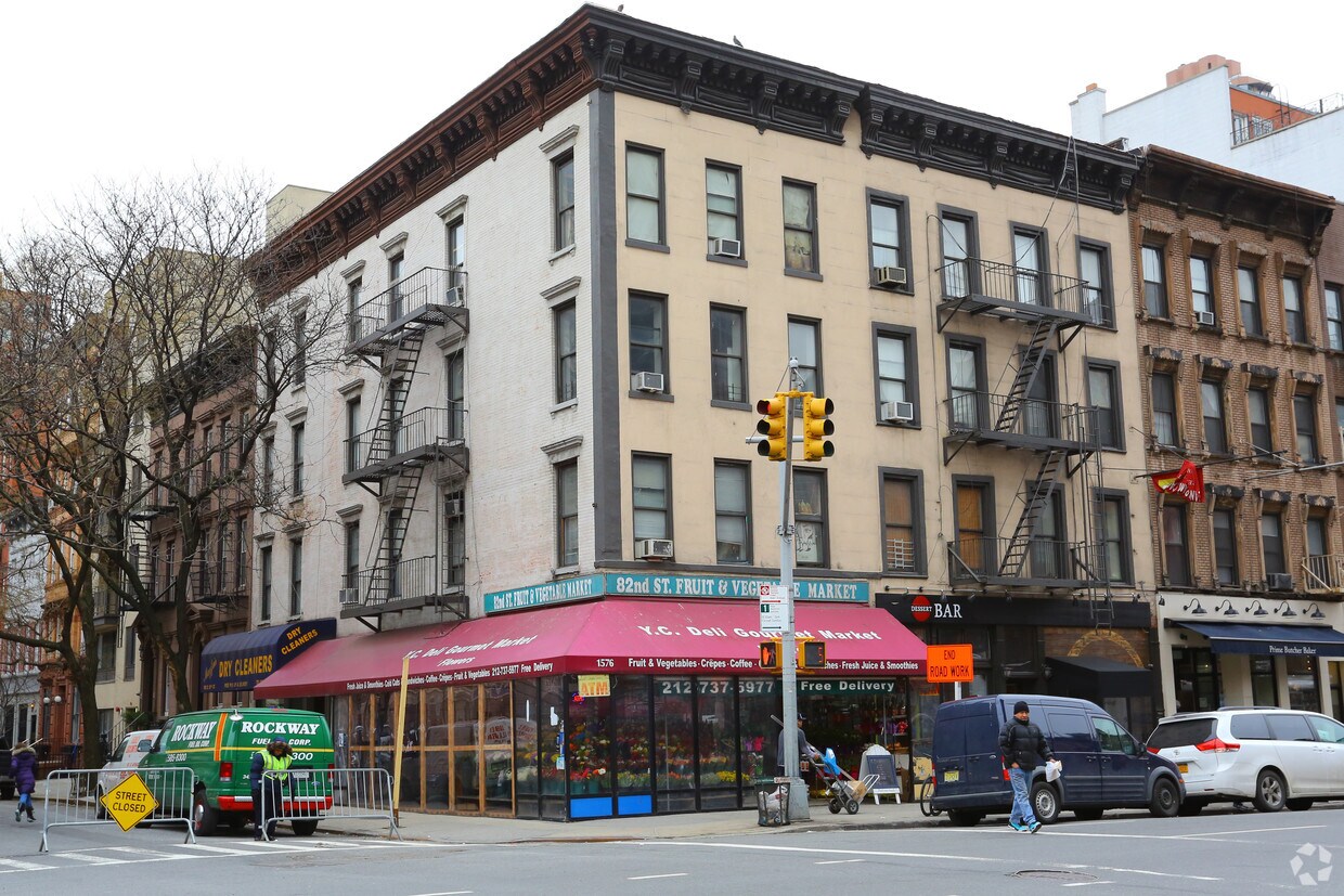 Primary Photo - 1576 2nd Ave